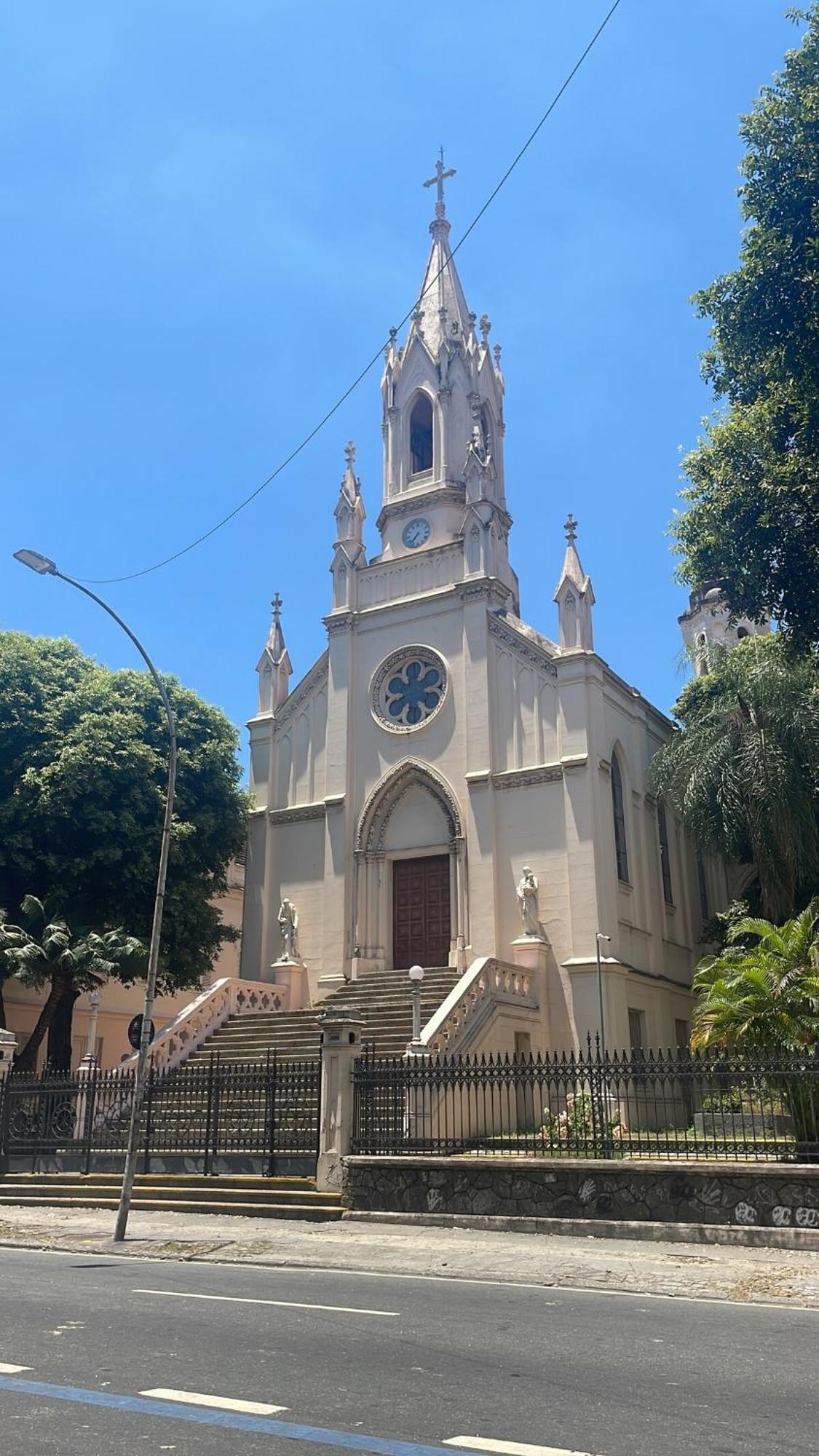 Herenca De Familia, No Rio Centro *